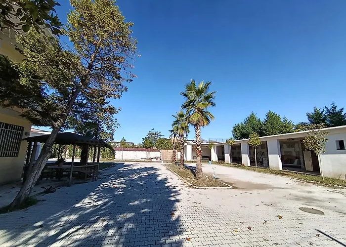 Northern Lane Hostel *